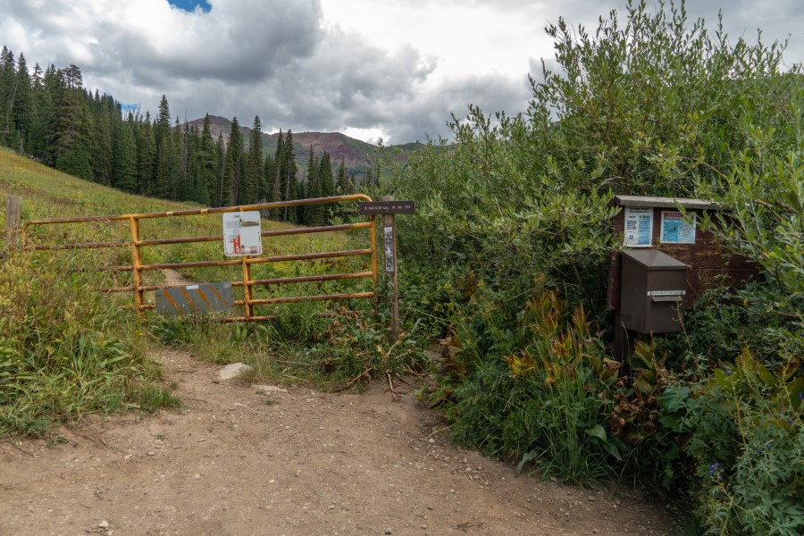 Rustlers Gulch_Gate_Trailhead